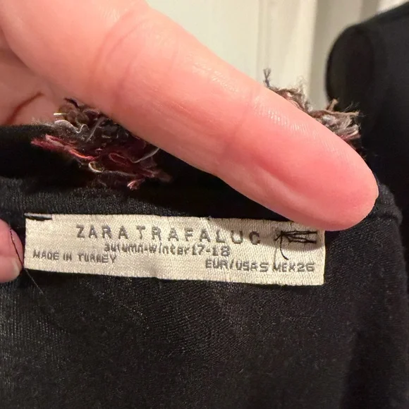 Zara Black and Red Textured Women's Sweater - Picture 5 of 5